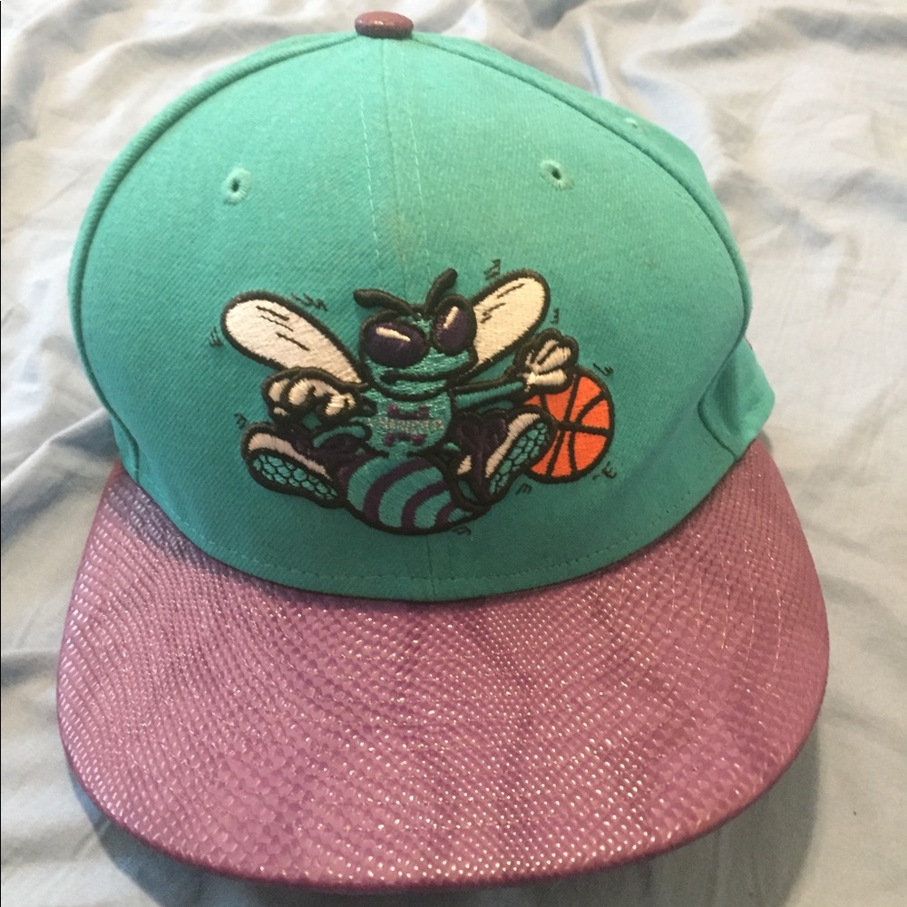 Rare Vtg New Era Charlotte Hornets Purple Snake Bill SnapBack Hat NWT